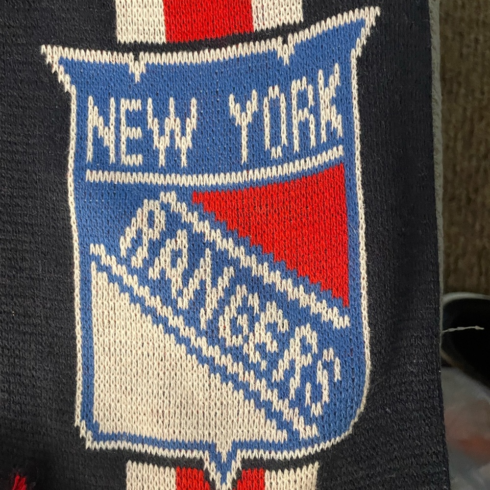 New York Rangers reversible hat and scarf Official NHL Stadium Series 2014 - Picture 6 of 8